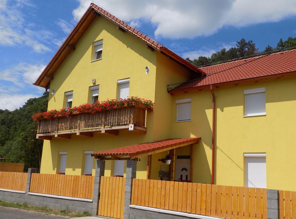 Hotel Bakterház Vendégház Nagyvisnyó Exterior foto