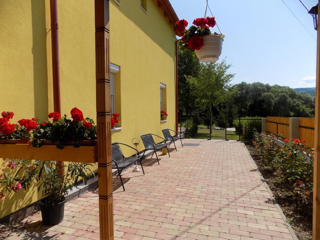 Hotel Bakterház Vendégház Nagyvisnyó Exterior foto